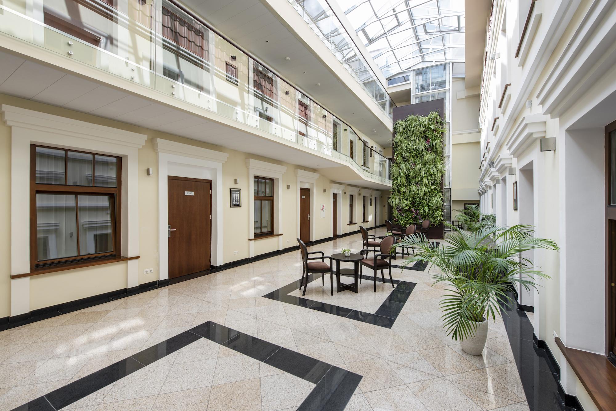 Hotel Amberton Cathedral Square 4*